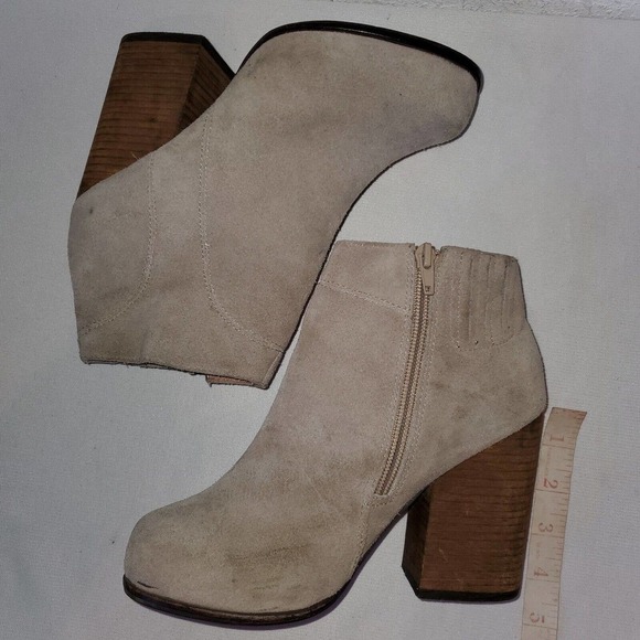 Jeffrey Campbell Ankle Boots Womens Size 6 Hanger Taupe Suede Heel Zip Booties - Picture 12 of 12